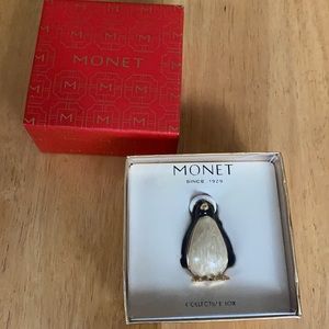 NEW Monet 2010 penguin figurine
